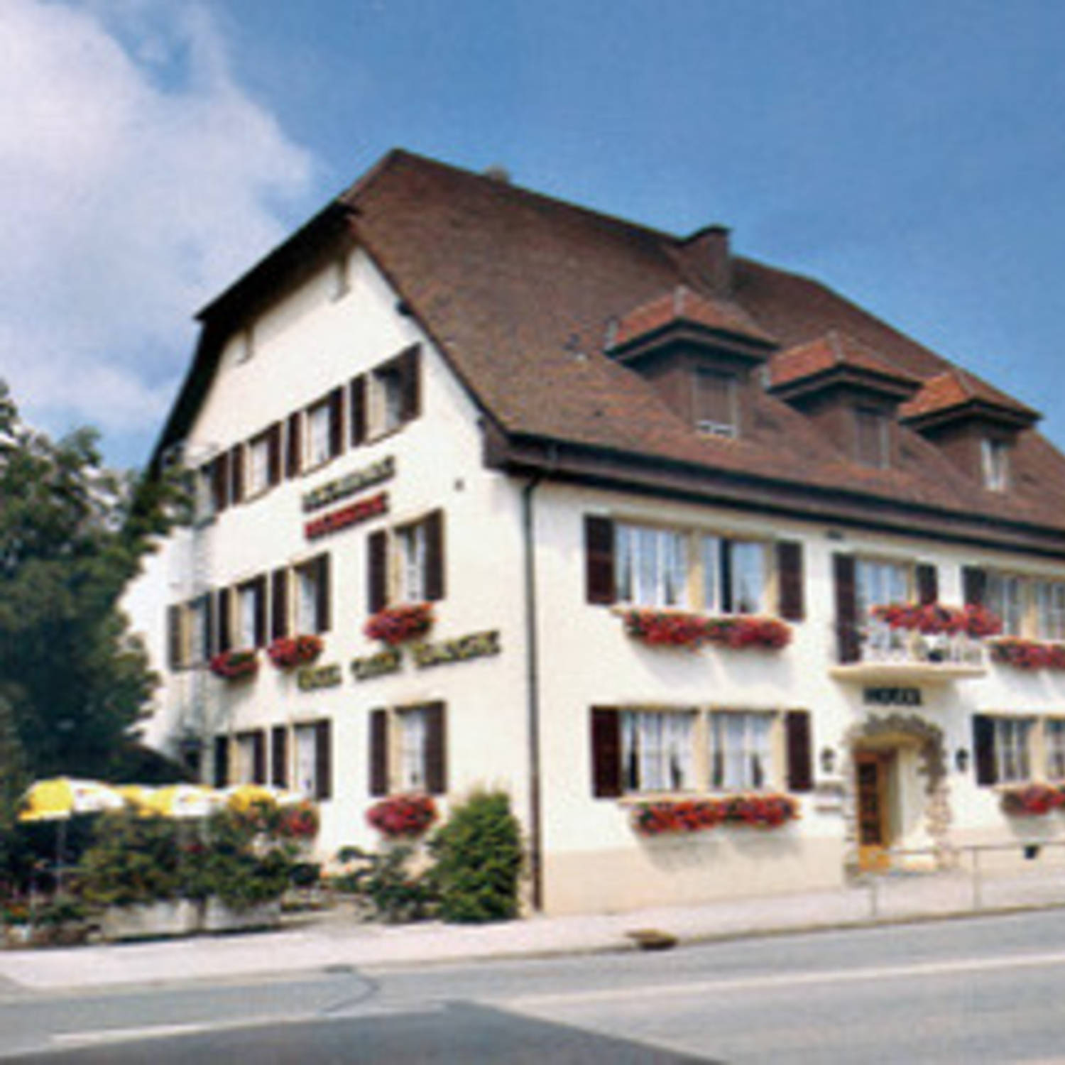 Hôtel-Restaurant de la Croix-Blanche à Bassecourt